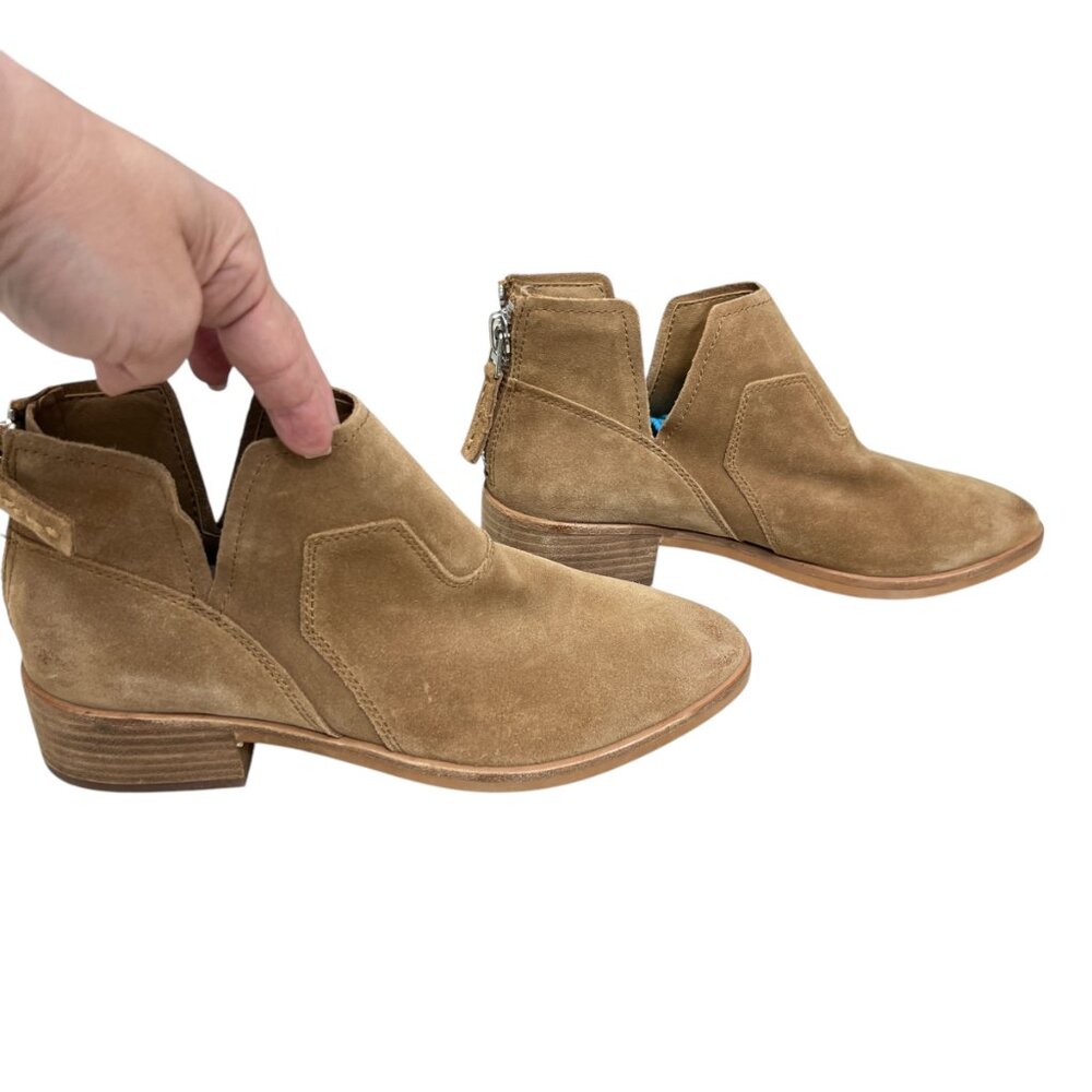 NWOT Dolce Vita Titus Suede Leather Slip On women's ankle booties size 9